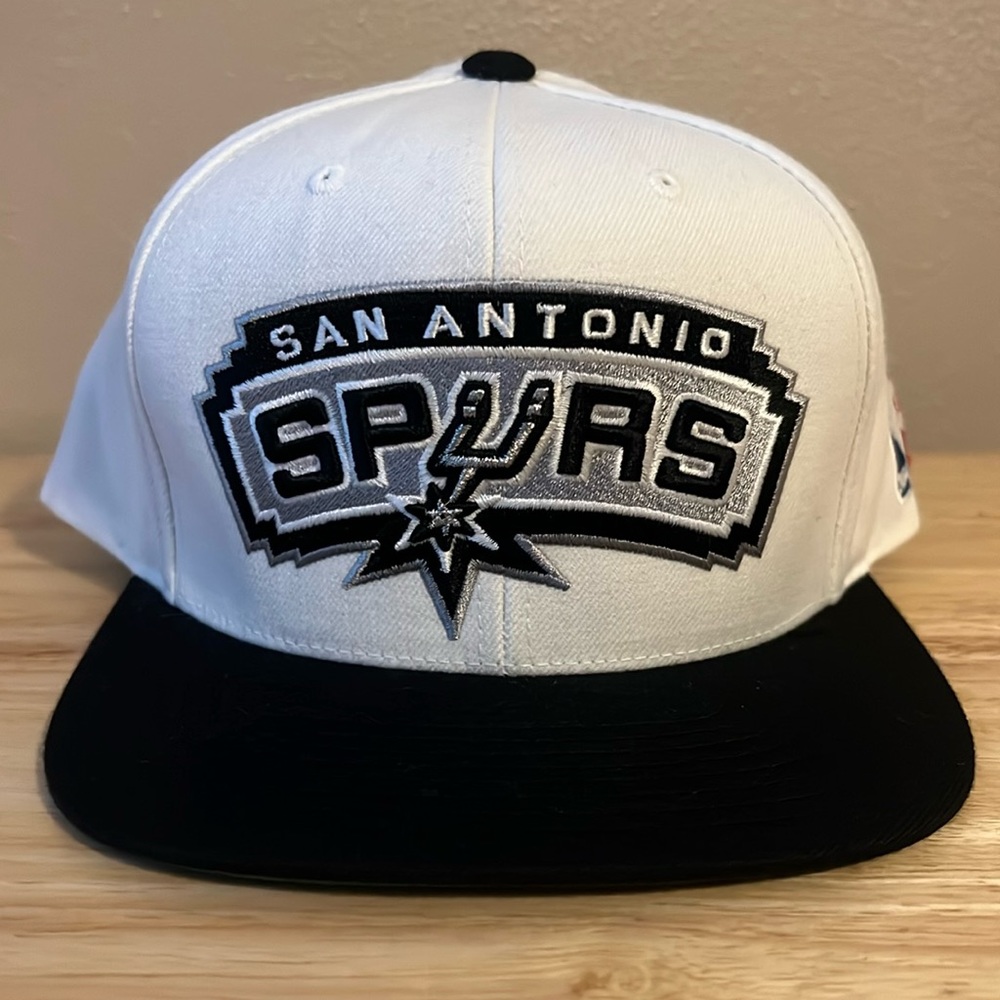 Vintage Mitchell and Ness San Antonio Spurs snapback hat